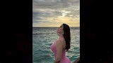 نسرين طافش تستمتع بالبحر (2)