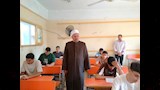 رئيس منطقة القليوبية الأزهرية يتابع امتحانات القسم الأدبي في قليوب (3)
