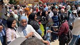 جانب من توزيع الشيكولاتة