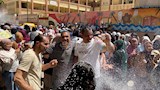 فرحة اولياء الامور مع الطالبات
