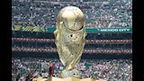 فير أولفيرا، المغني الرئيسي لفرقة مانا المكسيكية لموسيقى البوب روك