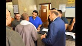 محافظ أسيوط يفاجئ مستشفى الإيمان العام بجولة ميدانية ويوجه بتيسير الإجراءات أمام المرضى وسرعة تقديم  (7)