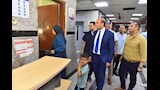 محافظ أسيوط يفاجئ مستشفى الإيمان العام بجولة ميدانية ويوجه بتيسير الإجراءات أمام المرضى وسرعة تقديم  (5)