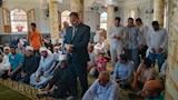 أثناء افتتاح مسجد الغندور