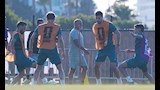 ملفوف في كيس أسود.. العثور على جثة أمام معسكر منتخب إيران