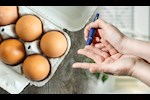 تناول البيض كل يوم لمرضى السكري.. متى يكون مفيدًا ومتى يستدعي الحذر؟