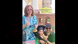 مراد يتوسط والده وعمته إلهام شاهين