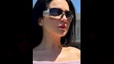 اعتمدت مي تسريحة الشعر المنسدلة