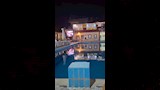 المشاهدة على حمام السباحة