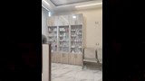 حاصل على دبلوم يدير عيادة تجميل شهيرة بالمنيا