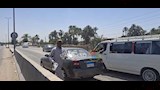 عم خالد يروي عطش المسافرين في عز الحر على صحراوي أسيوط (19)