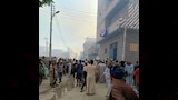 السيطرة على حريق بمخلفات زراعية أعلى أسطح 10 منازل (20)