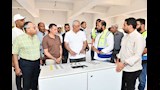 وزير الإنتاج الحربي مع العاملين بمشروعات حياة كريم (2)