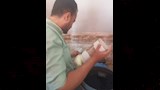 ضبط كميات من المادة المحظورة في محل عصير قصب (4)