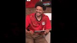 الإعلامي الأمريكي تريفور نوح يحتفل بهدف المنتخب المصري أمام بلجيكا (3)