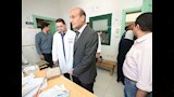 محافظ أسيوط يتفقد وحدة طب الأسرة بموشا ويُحيل موظفًا للتحقيق خلال متابعة انتظام العمل   (7)