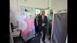 محافظ أسيوط يتفقد وحدة طب الأسرة بموشا ويُحيل موظفًا للتحقيق خلال متابعة انتظام العمل   (9)