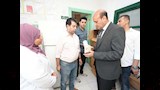محافظ أسيوط يتفقد وحدة طب الأسرة بموشا ويُحيل موظفًا للتحقيق خلال متابعة انتظام العمل   (8)