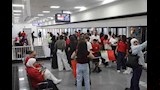 المونوريل ينقل آلاف المشجعين لمشاهدة كأس العالم  (12)