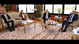 مصر وبريطانيا تبحثان توسيع الشراكات في النقل الجوي والتكنولوجيا (1)