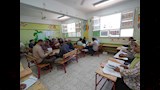 محافظ أسيوط يتفقد كنترول الشهادة الإعدادية ولجان تقدير الدرجات ويؤكد الدقة والانضباط أساس تحقيق ال (6)