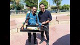  خريج حقوق يقطع 35 كم يوميًا لبيع أول سوشي متنقل (2)