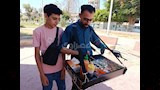  خريج حقوق يقطع 35 كم يوميًا لبيع أول سوشي متنقل (4)