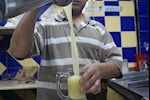 عصير القصب.. خبير تغذية يوضح الفرق بين الطبيعي والمغشوش
