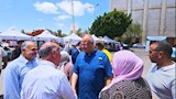 محافظ الإسكندرية يتفقد سوق المزارعين (2)