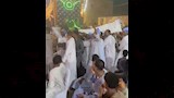  دخول عريس قاعة زفافه على نقالة بقنا (5)
