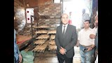 محافظ أسيوط يفاجئ مخابز شرق وغرب المدينة.. وتحرير 3 محاضر مخالفات لضمان وصول رغيف خبز مطابق للمواصفات (9)