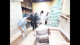 محافظ أسيوط يفاجئ مخابز شرق وغرب المدينة.. وتحرير 3 محاضر مخالفات لضمان وصول رغيف خبز مطابق للمواصفات (12)