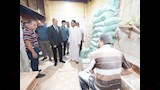 محافظ أسيوط يفاجئ مخابز شرق وغرب المدينة.. وتحرير 3 محاضر مخالفات لضمان وصول رغيف خبز مطابق للمواصفات (14)