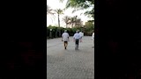 الوافدين على عزاء محمد مرزبان بالملابس البيضاء (1)
