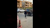 الفنانة شيرين تصل عزاء الفنان محمد مرزبان (5)