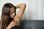 من شكل الإبط ولونه- كيف تكتشف إصابتك بمرض السكري مبكرًا؟
