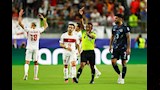 ميجيل ألميرون أول لاعب يطرد بسبب القانون الجديد (1)