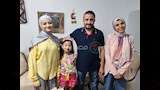 الأولى على الشهادة الإعدادية مع أسرتها