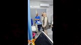الأطباء يتابعون حالة الطفلتين