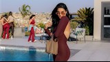 بالصور.. جوري بكر تتألق بإطلالة رياضية جريئة بجوار حمام السباحة