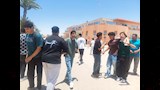 فرحة بين الطلاب 