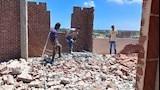بـ 6 أحياء .. إزالة 20 حالة بناء مخالف في الإسكندرية- صور