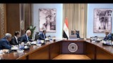 "مدبولي" يبحث مع السياحة والطيران خطط زيادة السائحين ودعم الاستثمار