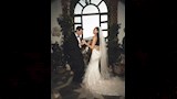 ارتدت دوا فستانا زفافا من تصميم شانيل للأزياء الراقية مزين بالكريستال والريش