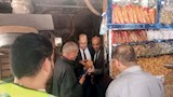 ضبط صبغة محظورة تستخدم في تلوين اللي والفول السوداني ببني سويف (2)