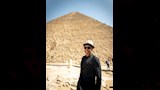 جيانكارلو إسبوزيتو أمام سفح الأهرامات (7)