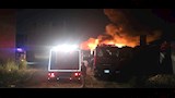 محافظ القليوبية يتابع ميدانيًا حريق الخانكة ويُوجه بدعم فرق الإطفاء (16)