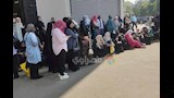 أولياء الأمور ينتظرون الطلاب خارج لجان الثانوية العامة بالجيزة (6)