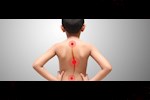 هل طفلك يميل إلى الانحناء باستمرار؟ إليك كيفية تحسين وضعية جسمه