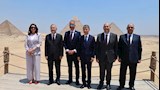 محافظ الجيزة يستعرض مشروعات تطوير الأهرامات أمام وفد صيني رفيع المستوى